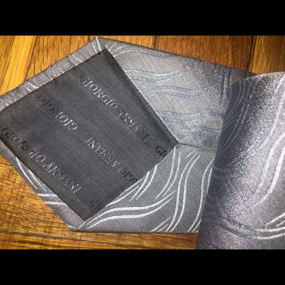 SOLD!!Armani Collezioni 100% silk tie. Grey - Picture 3 of 4